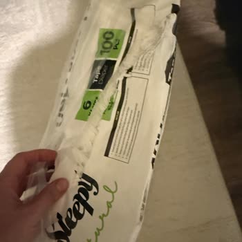 Yırtık Ve Paketlenmemiş Bebek Bezi Teslimatı Hijyen Sorunu Yarattı