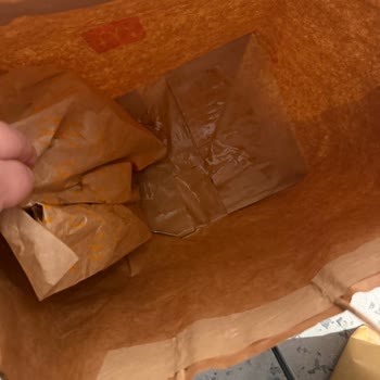 Siparişim Islak Ve Dökülmüş Ürünlerle Teslim Edildi, Müşteri Hizmetleri Sorunu Çözmedi