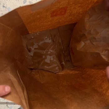 Siparişim Islak Ve Dökülmüş Ürünlerle Teslim Edildi, Müşteri Hizmetleri Sorunu Çözmedi