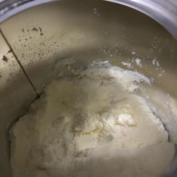 Bebek Mamasında Kötü Koku Ve Küf, Bebeğimde Huzursuzluk Ve Ateş Oluştu