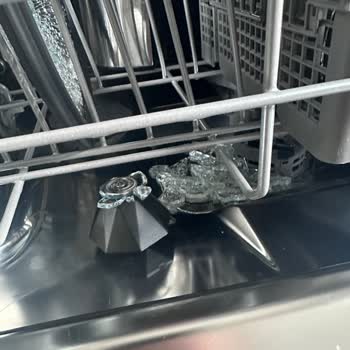 Karaca Tencere Kapağı Aniden Patladı Tehlike Atlattım