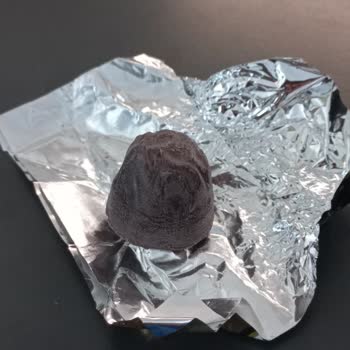 Bozuk Ve Yıpranmış Çikolata Satışı Sonrası Mağduriyet