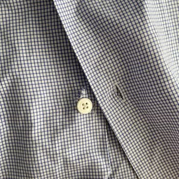 İlk Giyimde Yırtılan Gömlekler İçin Sorumluluk Alınmıyor, Çözüm Sunulmuyor