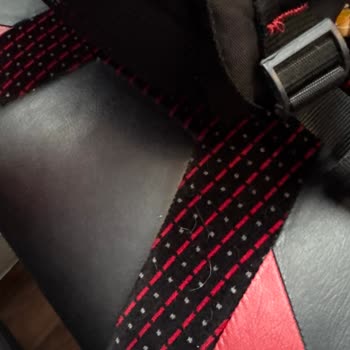 Alerji Riski Taşıyan Kirli Koltuklar Ve Yetersiz Destek