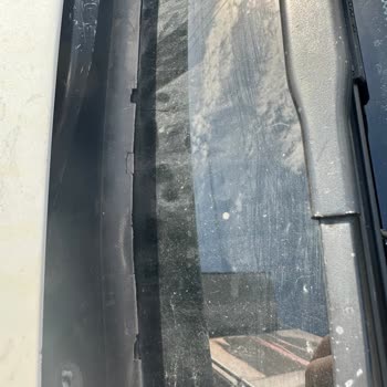 BMW 3 Serisi Ön Cam Altı Plastik Parça Kırılması Ve Ücretsiz Değişim Talebi