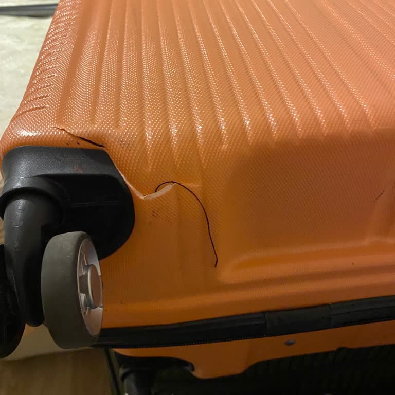 Sunexpress Bavul Kırığına Çözüm Sunmadı