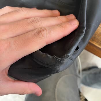 Garantili Çanta Kısa Sürede Yıprandı Ve Orijinalliğinden Şüpheliyim