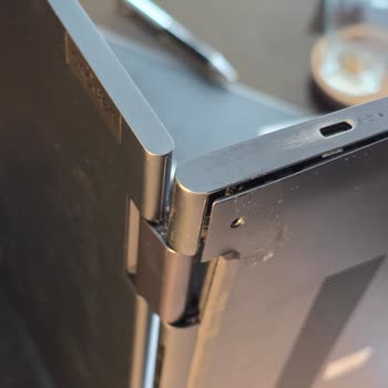 Garanti Kapsamındaki Lenovo Dizüstü Bilgisayarımın Menteşe Ve Klavye Sorunları İçin Ücret Talep Edilmesi