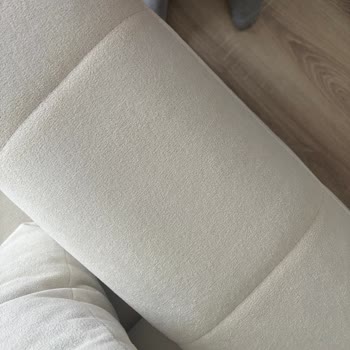 Pati Dostu Kumaş Seçtik, Koltuklar 3 Ayda Kullanılamaz Hale Geldi!