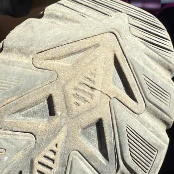 Skechers Aynı Model Ayakkabıda Kısa Sürede Taban Yırtılması Mağduriyeti