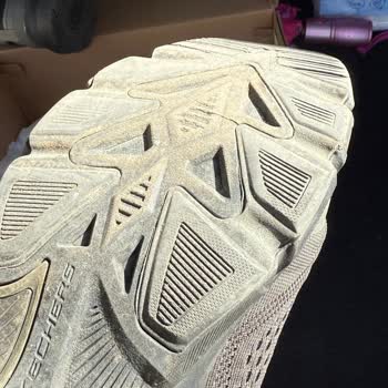 Skechers Aynı Model Ayakkabıda Kısa Sürede Taban Yırtılması Mağduriyeti