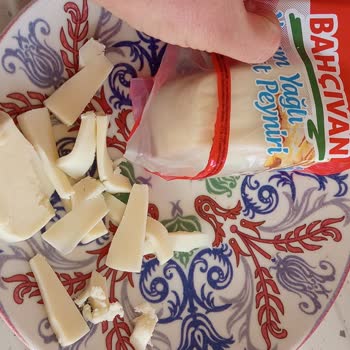 Kaşar Peynirinden Kıl Çıktı, Açıklama Ve Ürün Değişimi Talep Ediyorum