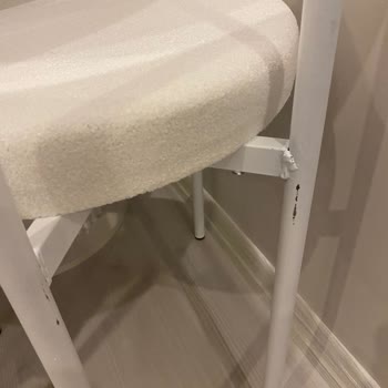 Avvio Home Mobilya Aldığım Yemek Masası Takımında Kusurlu Sandalyeler Ve Yetersiz Çözüm