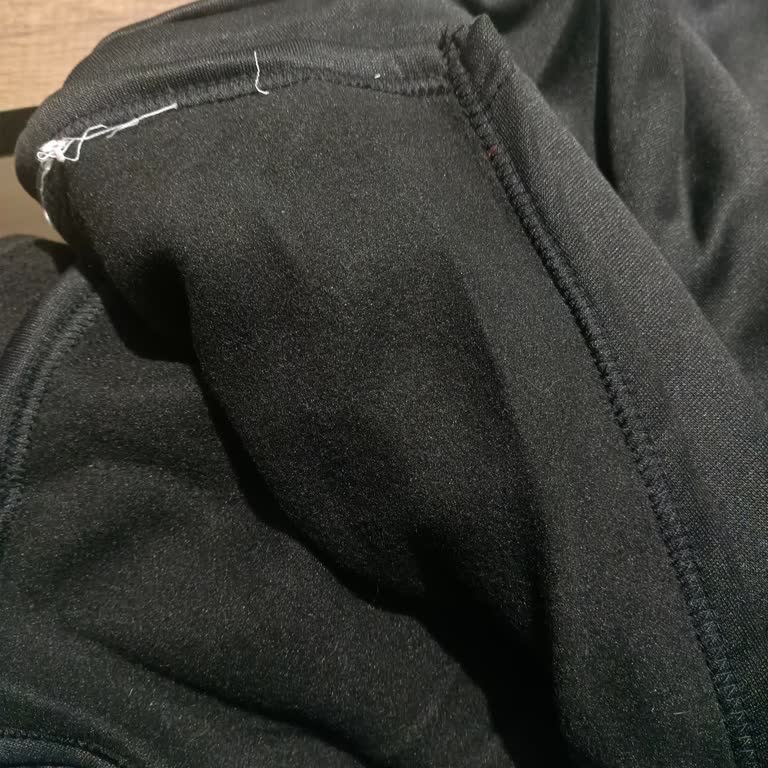 Véda Sitesinden Sipariş Ettiğim Hoodie Battaniye Görseldekinden Tamamen Farklı Geldi