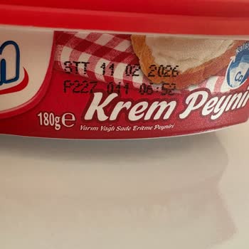 Son Kullanma Tarihi Geçmemiş Peynirde Kötü Koku Ve Renk Değişimi Şoku