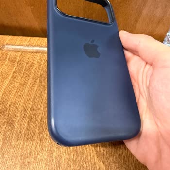 Garantili İphone Kılıfı 3 Haftada Renk Attı, Çözüm Sunulmuyor