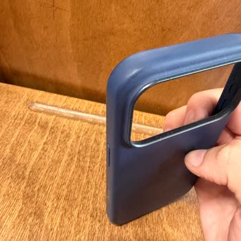 Garantili İphone Kılıfı 3 Haftada Renk Attı, Çözüm Sunulmuyor