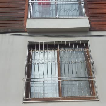 İzinsiz Fiber Kablo Çekimiyle Bina Duvarlarımız Delindi, Görüntü Kirliliği Oluştu