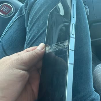 Samsung Telefon Garanti Kapsamındaki Z Flip 6 Ekran Ve Çıta Sorunu İçin Ücretli Onarım Teklifi
