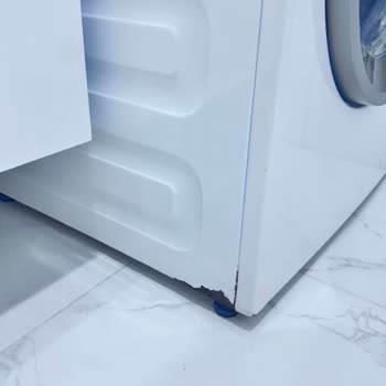 Çamaşır Makinesinde Garanti Süresinde Ana Kart Ve Kapak Arızası İle Paslanma Sorunu