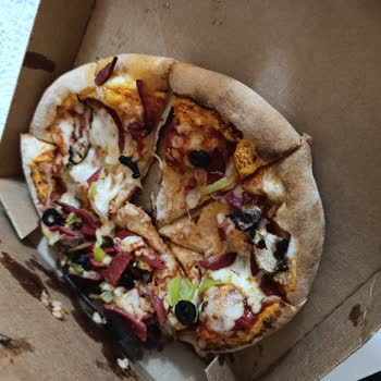 Sürekli Yaşanan Paketleme Ve Pişmemiş Pizza Sorunu Müşteri Memnuniyetini Zedeliyor