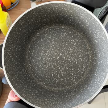 Kısa Sürede Deforme Olan Granit Tencere Seti Ve İlgisiz Mağaza Yaklaşımı