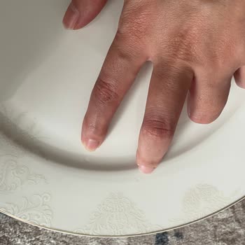 Kırık Ve Defolu Ürünlerin Değişimi İçin Mağduriyet Yaşıyorum