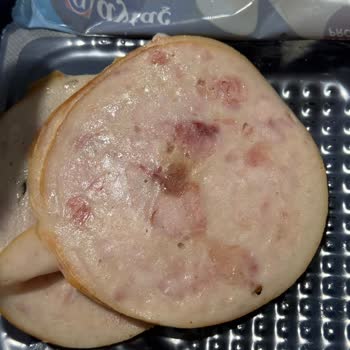 Aldığım Hindi Füme Ürünü Sert Parçalar Ve Kötü Görünümle Hayal Kırıklığı Yarattı