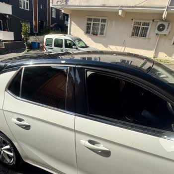 Opel Corsa Tavanında Boya Atması Ve Servis İlgisizliği