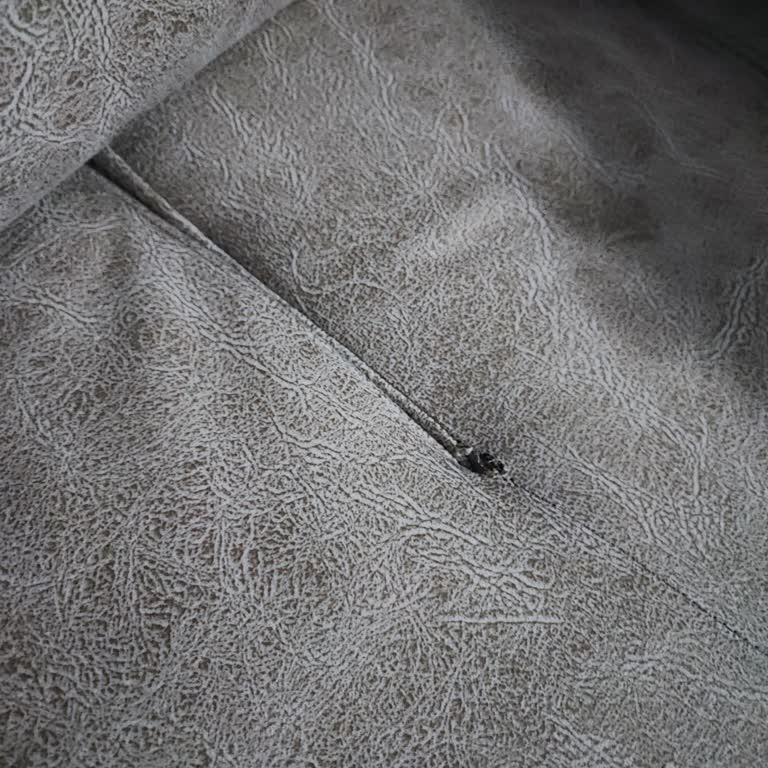 Koltuk Takımında Dikiş Sorunu Ve Servis Gecikmesi