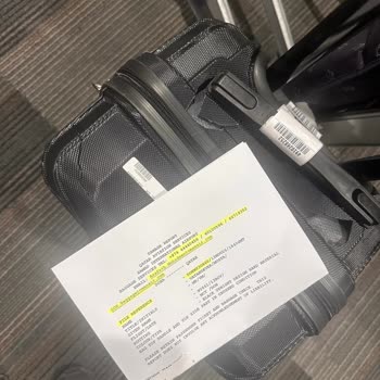 Oman Air Hasarlı Valiz İçin Çözümde Zorluk Yaşattı