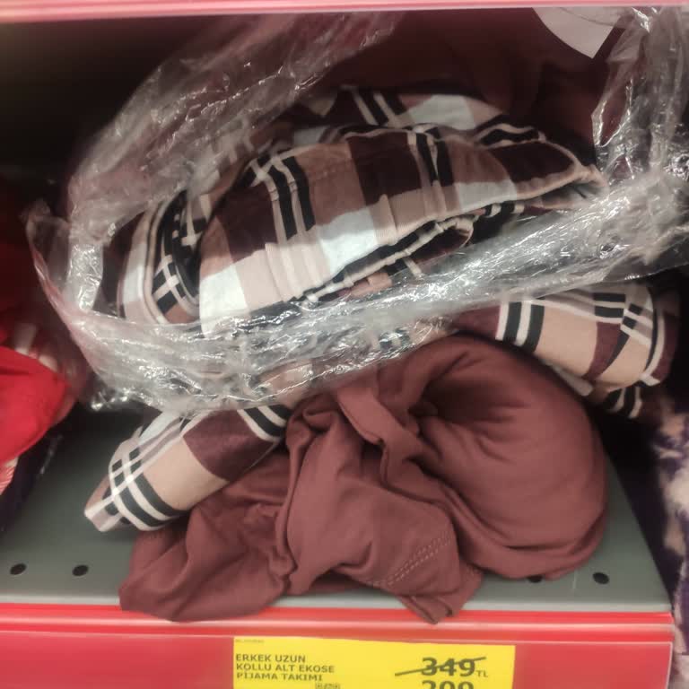 A101 Mağazada Yanlış Fiyat Etiketi Ve İlgisiz Çalışan Sorunu