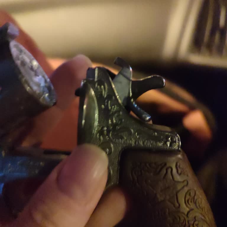 Armağan Oyuncak Satın Aldığım Oyuncak Silah Bir Günde Bozuldu Ve Değişim Yapılmadı