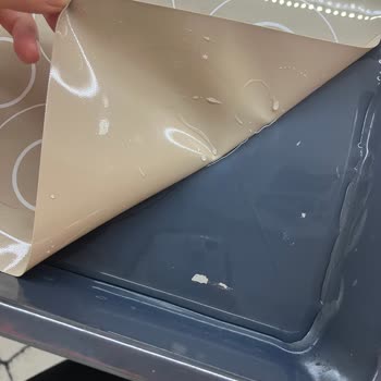 Pişirme Matı Tepsiye Yapıştı, Hem Mat Hem Tepsim Zarar Gördü