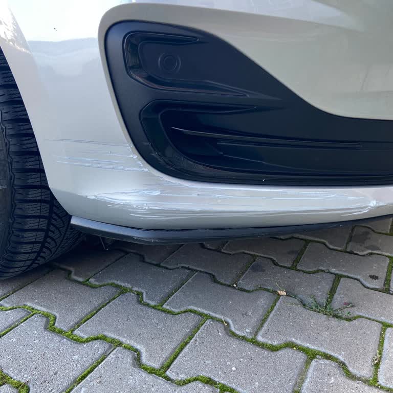 Pitstop Car Care Center İşlem Sonrası Aracımın Ön Sağ Çamurluğunda Çizikler Oluştu!