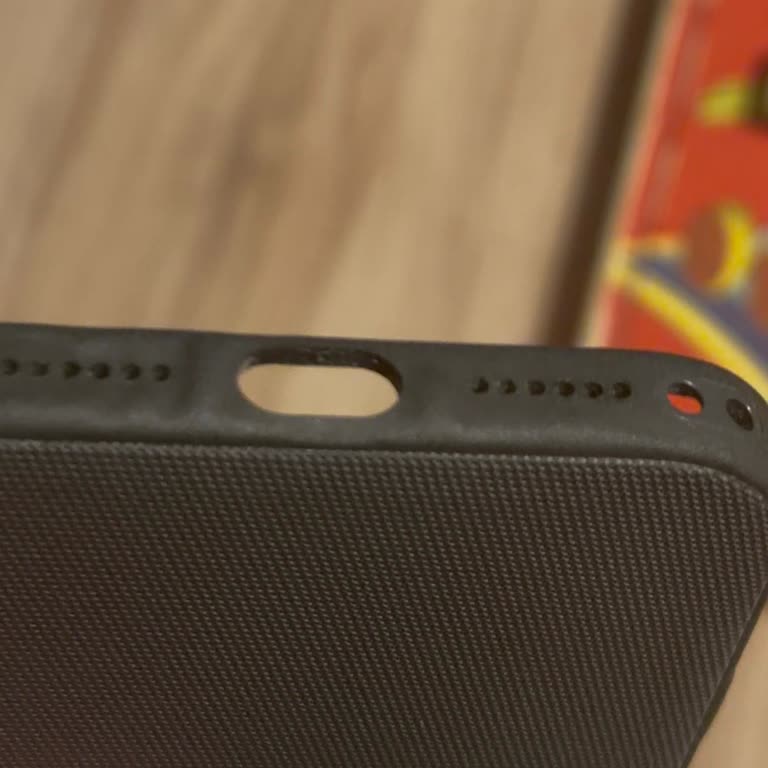 İphone 17 Pro Max Kılıfında Üretim Hatası Ve Garanti Mağduriyeti