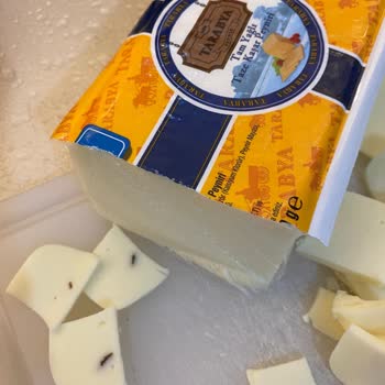 Aldığım Kaşar Peynirinden Böcek Çıktı, Güvenim Sarsıldı