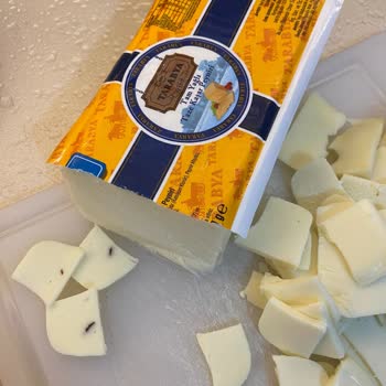 Aldığım Kaşar Peynirinden Böcek Çıktı, Güvenim Sarsıldı