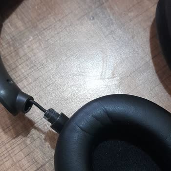 Havit Kulaklığın Menteşe Kısmı Normal Kullanımda Aniden Kırıldı