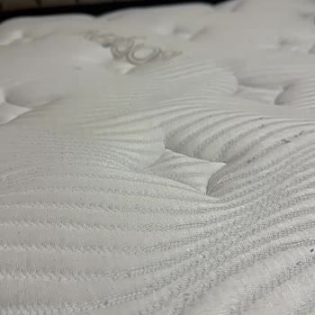 Garanti Kapsamındaki Yatağın Çökmesine Çözüm Bulunmuyor, Servis Ücreti İsteniyor