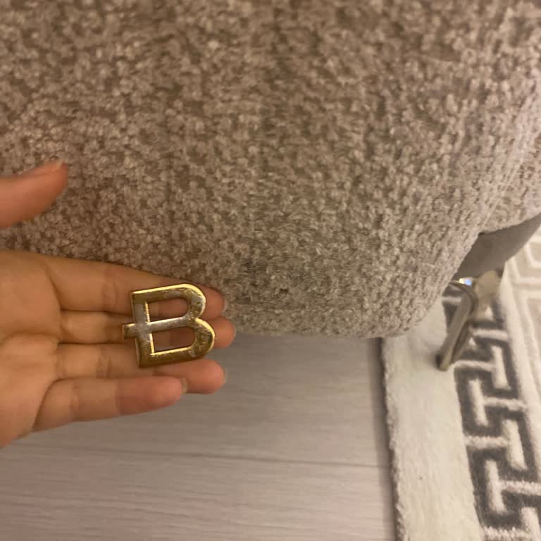 Koltuk Takımı Hem Konforsuz Hem De Kusurlu, Değişim Talep Ediyorum