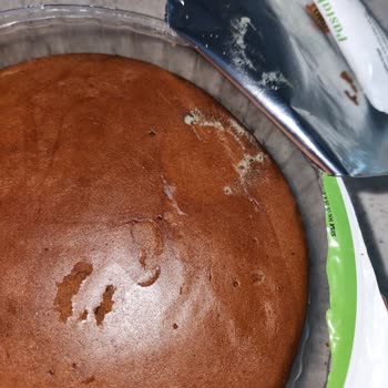 Küflü UNO Pasta Tabanı Nedeniyle Mağduriyet Ve Güven Sorunu