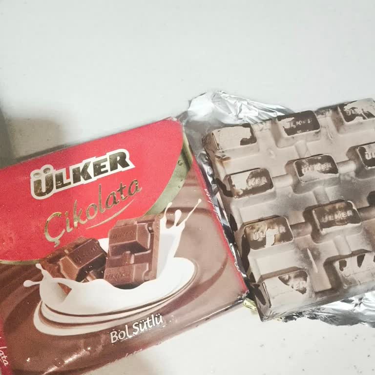 Son Kullanma Tarihi Geçmemiş Çikolatada Bozulma Ve İlgisiz Müşteri Hizmeti