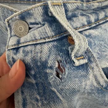 Levis Pantolonda Garanti Süresi Ve Kumaş Açılması Mağaza Çözüm Sunmadı