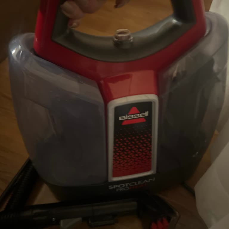 Yeni Alınan Koltuk Yıkama Makinesinde Su Sızdırma Sorunu