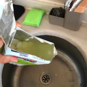 Son Kullanma Tarihi Geçmemiş Süt Bozuk Çıktı, Sağlığım Riske Girdi