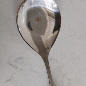 İlk Kullanımda Paslanan Servis Kaşıkları Hayal Kırıklığı Yarattı