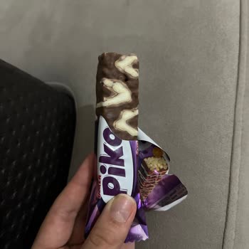 Son Kullanma Tarihi Geçmemiş Çikolatada Küf Ve Kötü Koku Sorunu