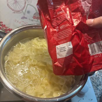 Makarnada Kurt Çıkması Ve Yetersiz Müşteri Hizmeti: Sağlığımız Tehlikede