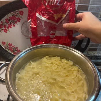 Makarnada Kurt Çıkması Ve Yetersiz Müşteri Hizmeti: Sağlığımız Tehlikede